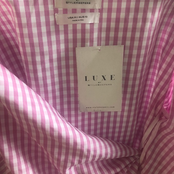 Boho Wrap Top 💕 Pink/White Check Super cute poofy sleeves w/ ruffle design. - Picture 8 of 8